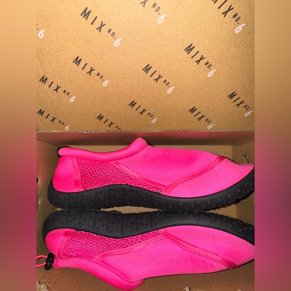 Mix No. 6 Pink Water Shoes Youth Size 5 Slip On with Adjustable Drawstring